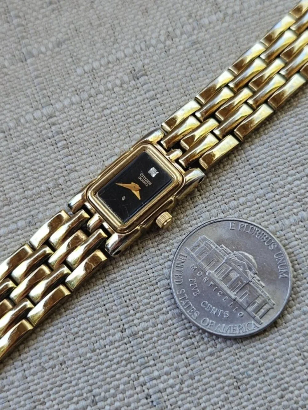 Vintage Citizen Quartz Ladies Wristwatch Gold Tone Analog Quartz Wrist Watch